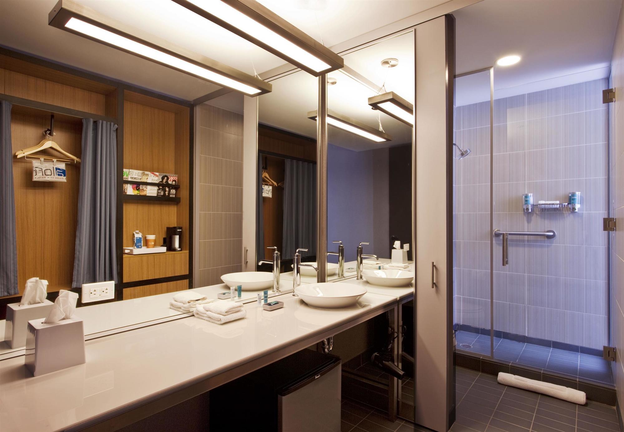 Aloft Houston By The Galleria Bagian luar foto